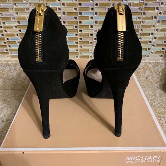 Michael Kors Brayson Platforms - Picture 5 of 7